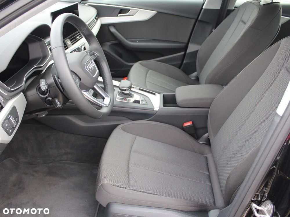 Audi A4 Limousine - 11