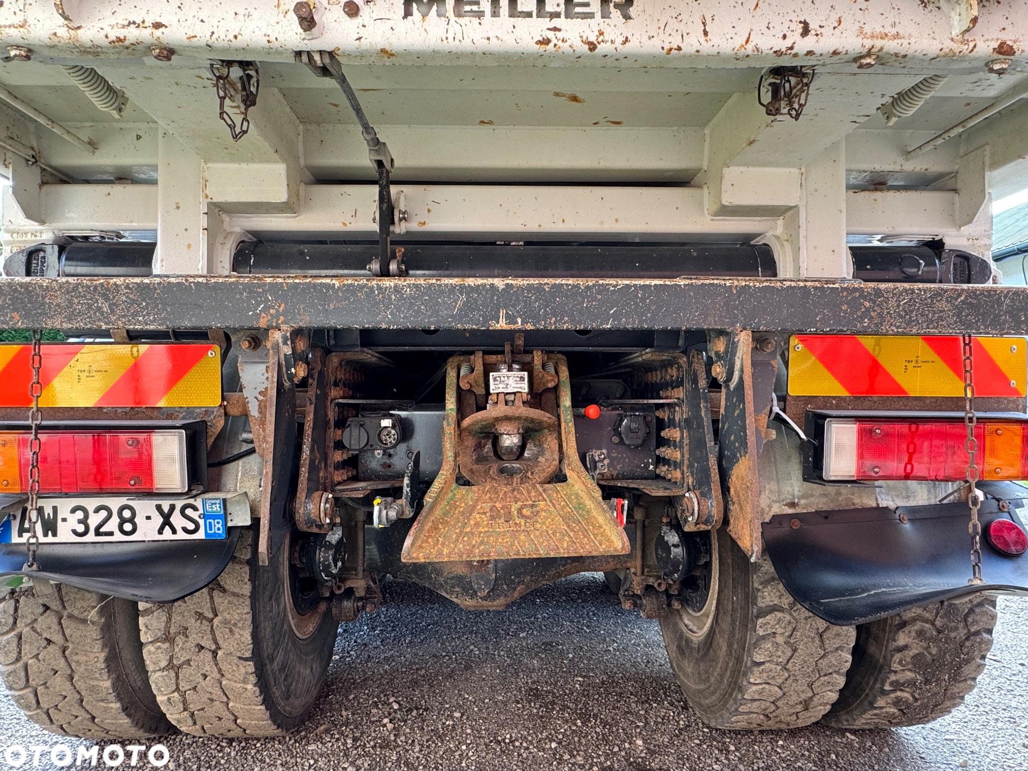 Iveco Trakker 6x4 wywrotka Super Stan - 13