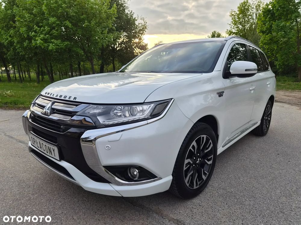 Mitsubishi Outlander - 1