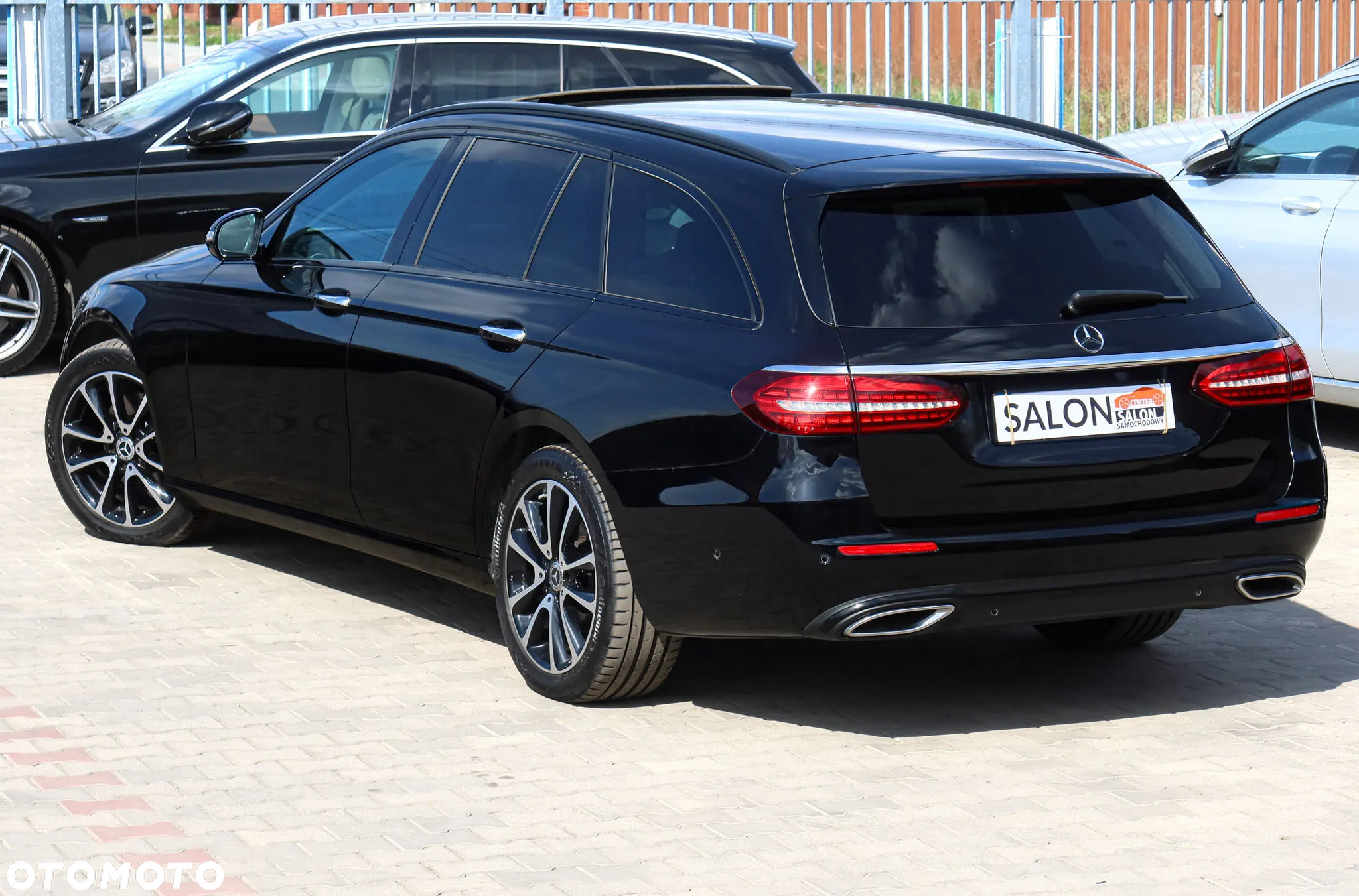 Mercedes-Benz Klasa E 220 d 4Matic T 9G-TRONIC Avantgarde - 34