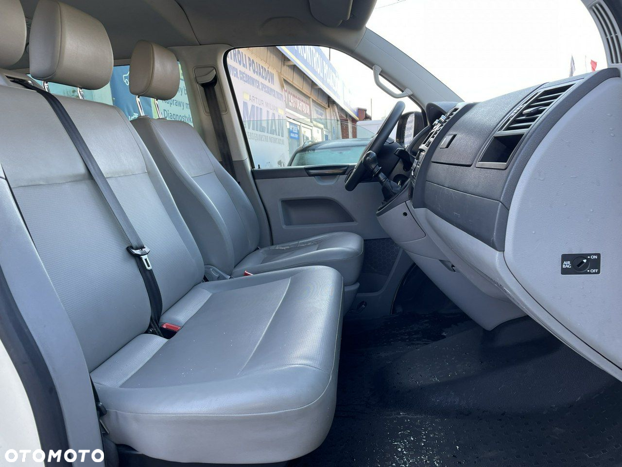 Volkswagen Caravelle - 6