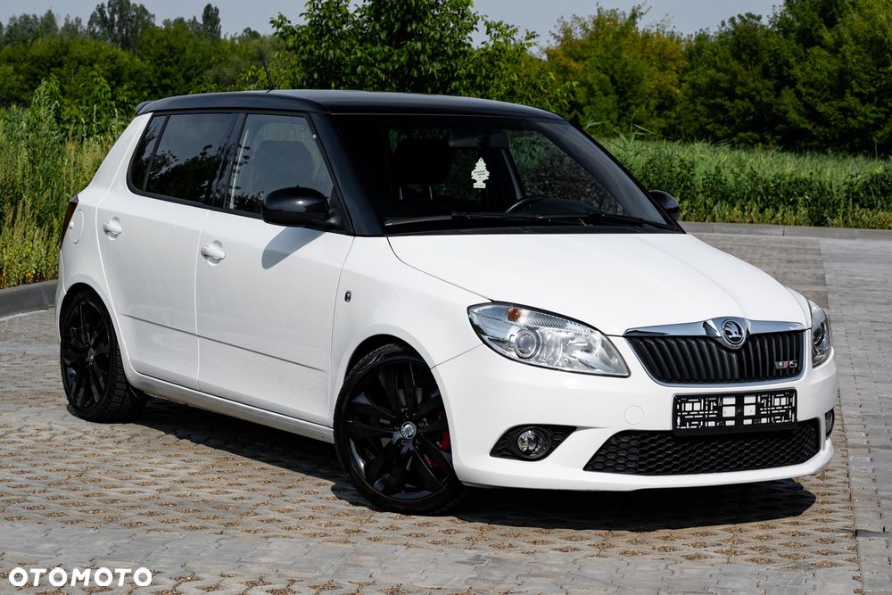 Skoda Fabia 1.4 TSI DSG RS - 2