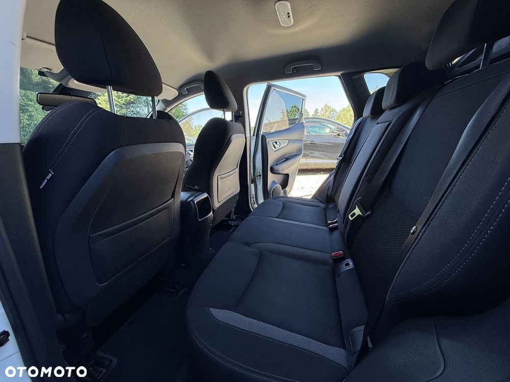 Nissan Qashqai 1.3 DIG-T N-Connecta EU6d - 17