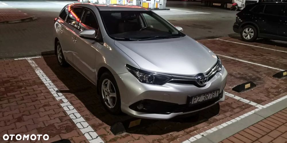 Toyota Auris 1.6 Premium - 10