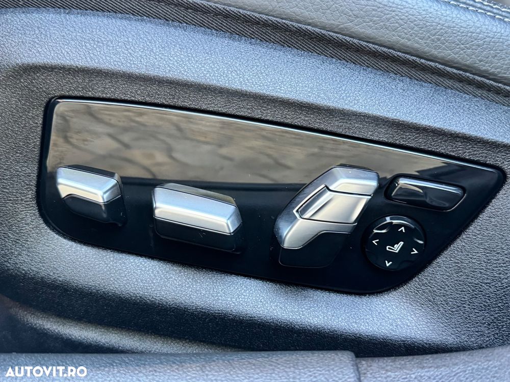 BMW Seria 5 530i Aut. M Sport Edition - 33