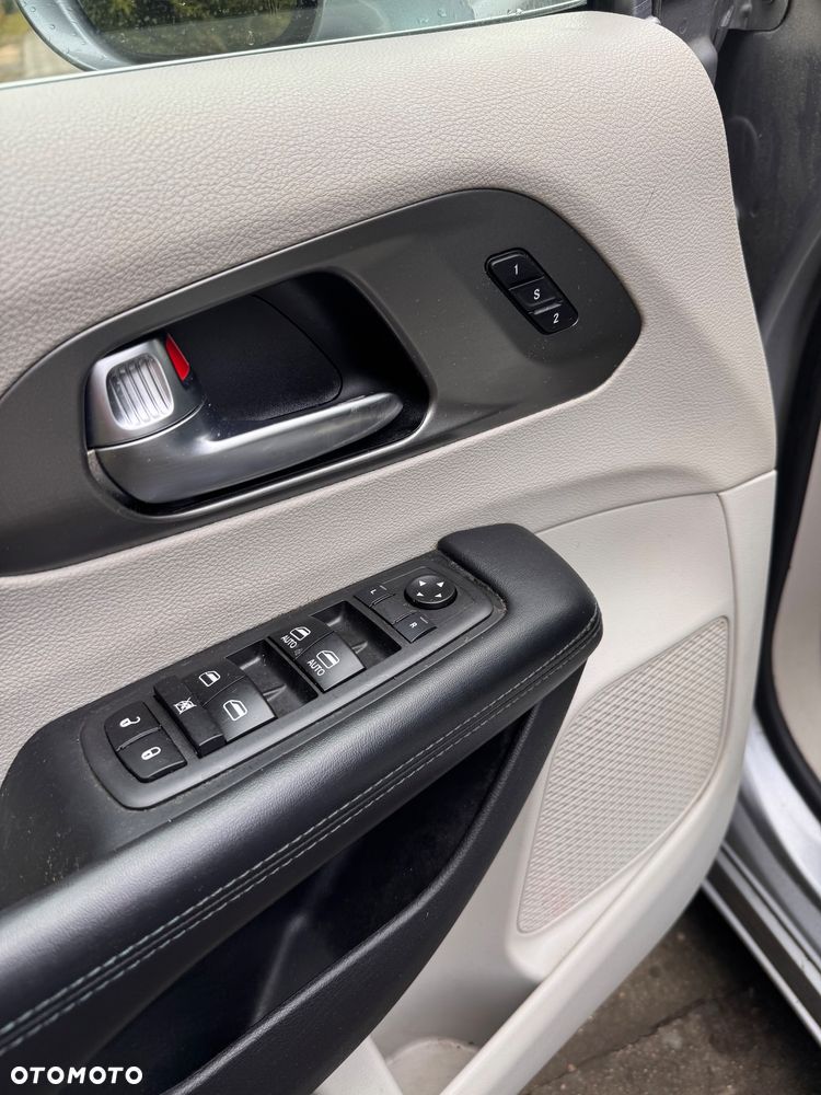 Chrysler Pacifica - 20