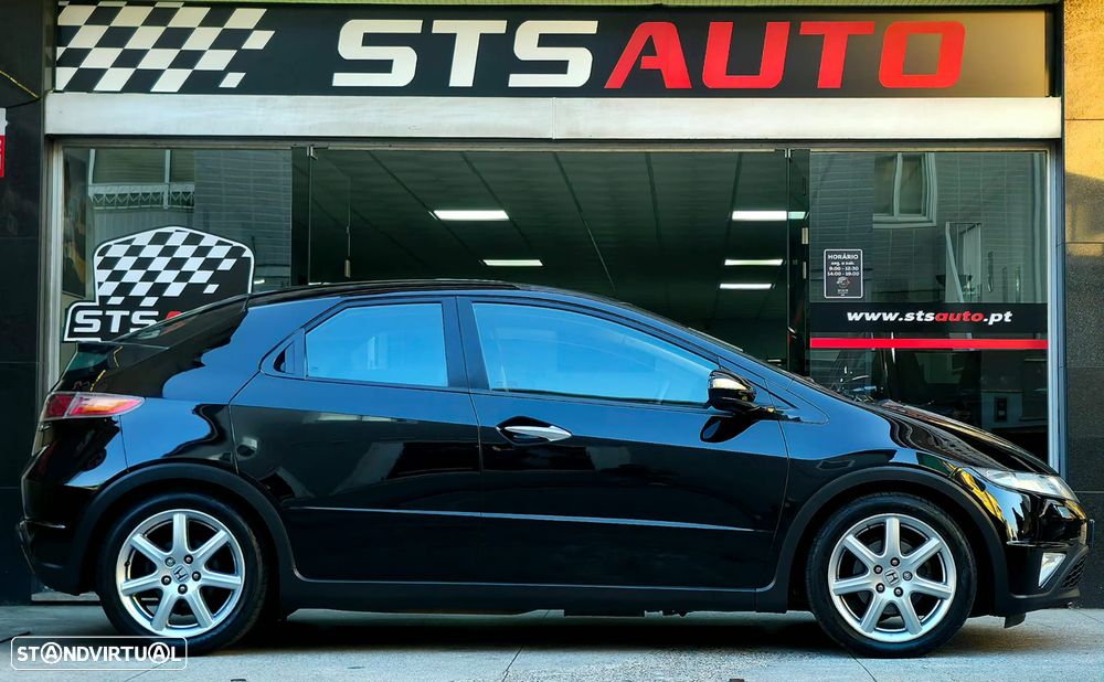 Honda Civic 1.8 Executive NAVI - 52