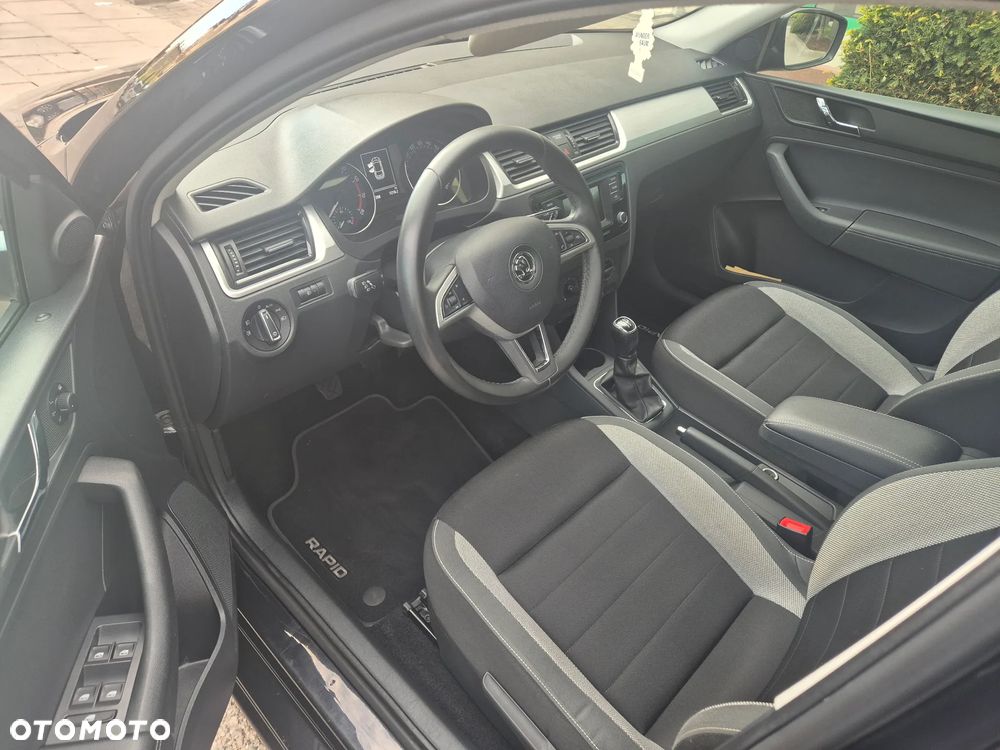 Skoda RAPID 1.2 TSI Ambition - 8