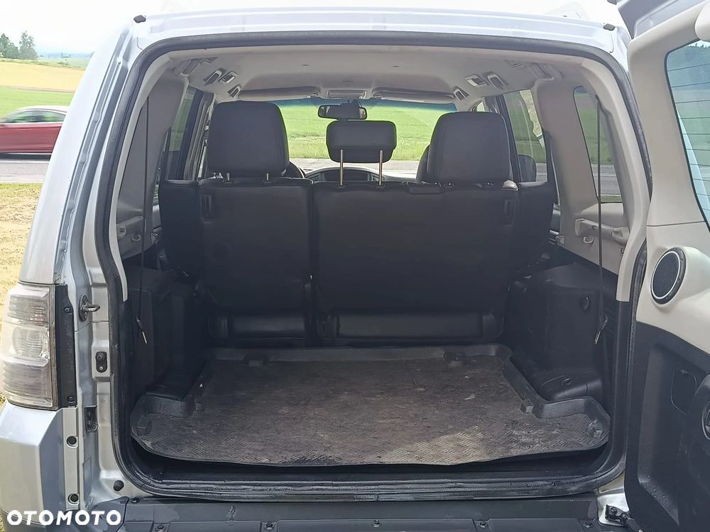 Mitsubishi Pajero 3.2 DID Alpine Edition - 9