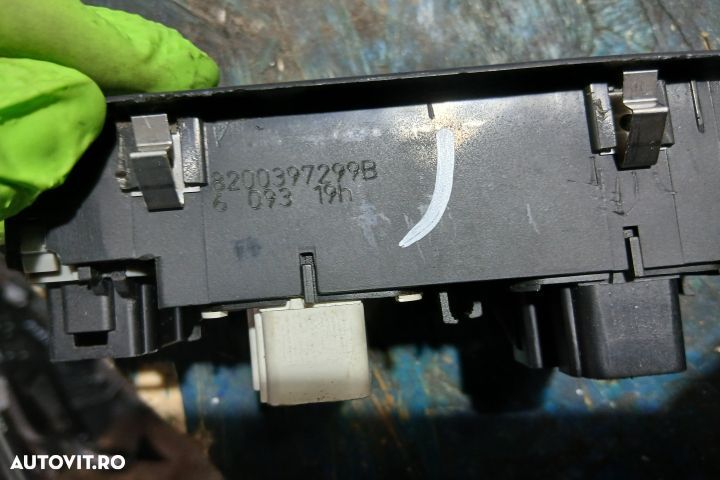 Butoane geam sofer 8200397299B 8200397299B Renault Laguna 2 [2001 - 2 - 4