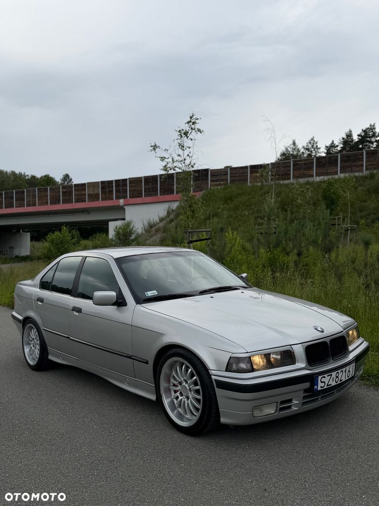 BMW Seria 3 320i - 7