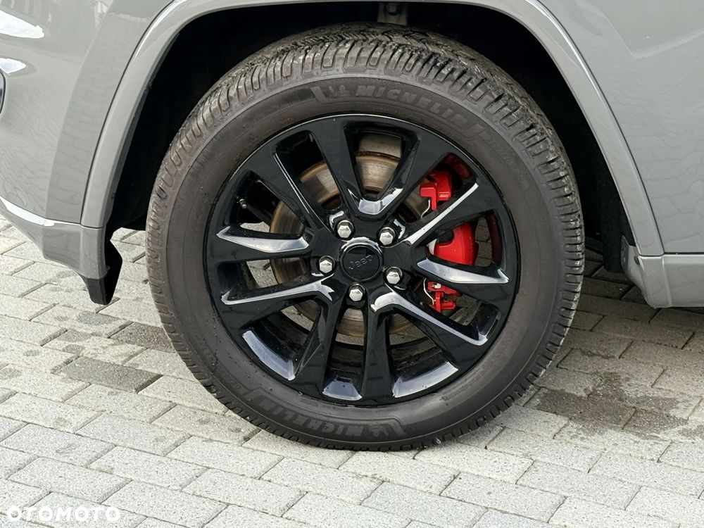 Jeep Grand Cherokee - 25