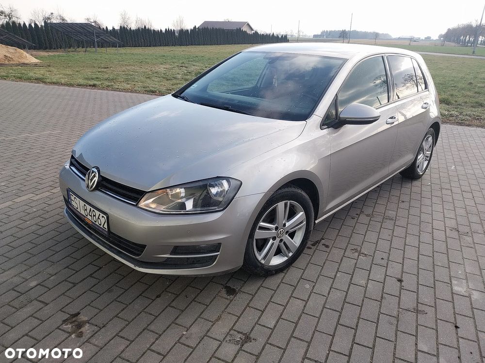 Volkswagen Golf - 1