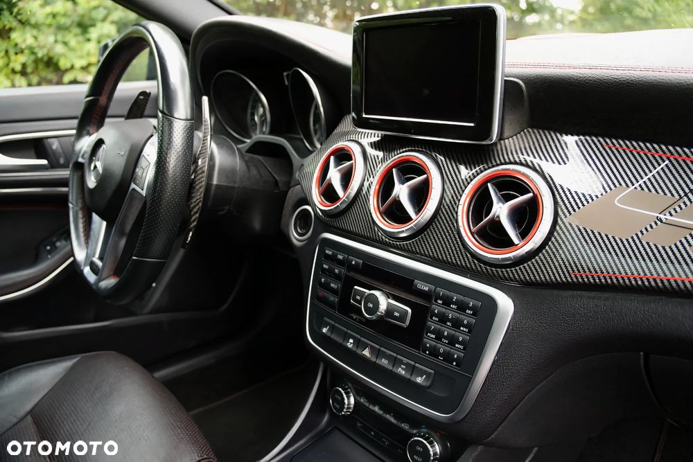 Mercedes-Benz CLA - 24