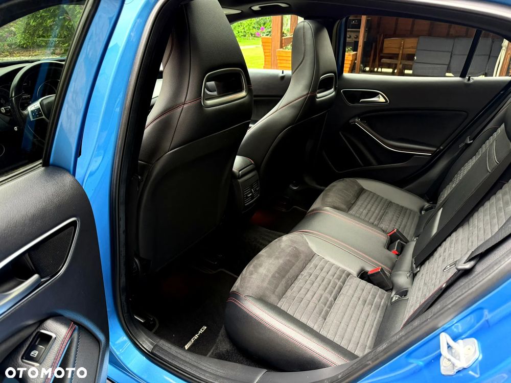 Mercedes-Benz GLA - 19