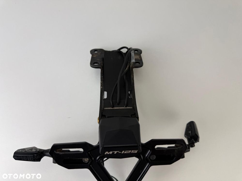 Krótkie sportowe mocowanie tablicy rejestracyjnej Yamaha MT 125 2020+ - 4