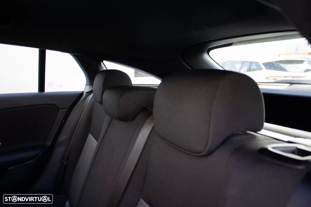 Mercedes-Benz CLA 180 d 8G-DCT Edition Progressive Line — fotografia 18
