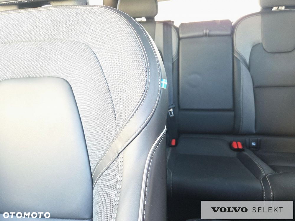 Volvo XC 60 B5 B AWD Plus Dark - 23