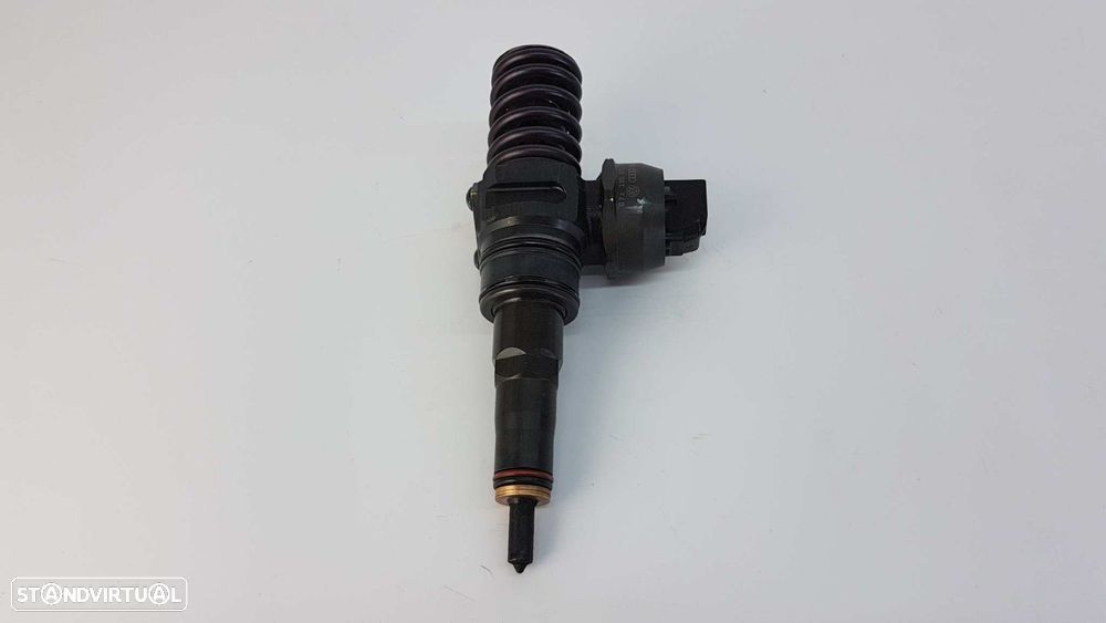 INJETOR VOLKSWAGEN TOUAREG (7LA) TDI V10 - 10
