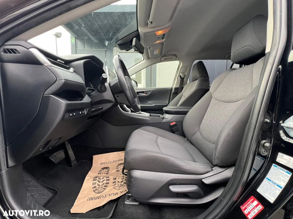 Toyota RAV4 2.5 4x4 Hybrid Team Deutschland - 11