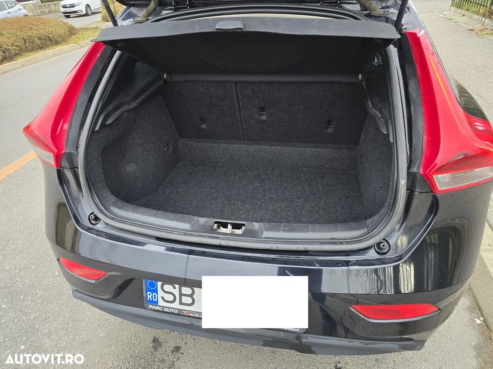 Volvo V40 D2 ECO Aut. Summum - 16