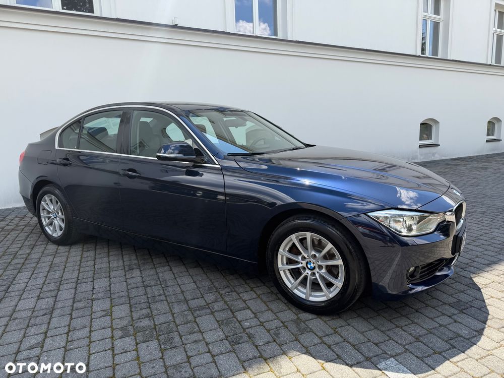 BMW Seria 3 320i Sport-Aut Sport Line - 7