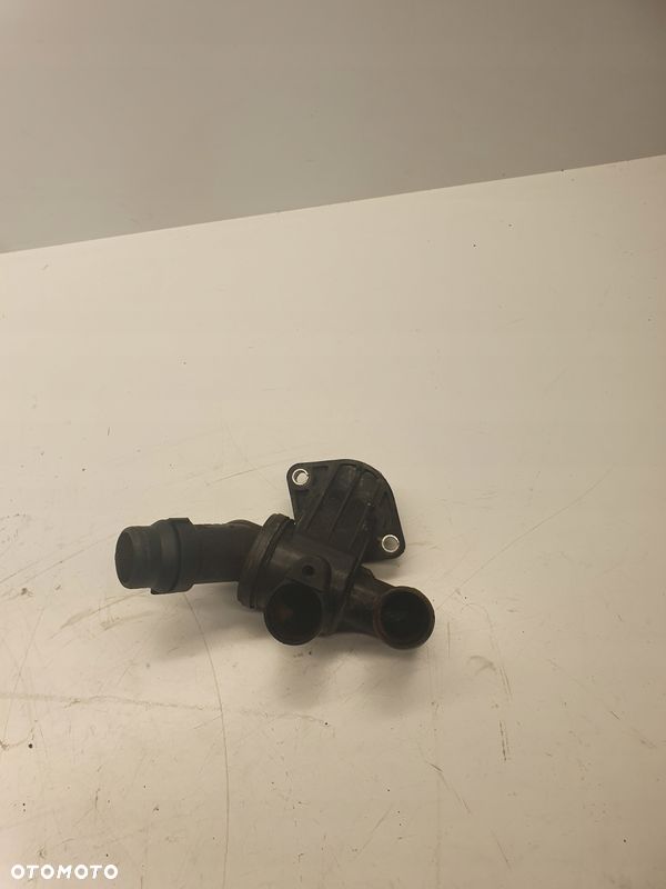 OBUDOWA TERMOSTATU AUDI VW 2,0 TFSI 06D121111G - 1