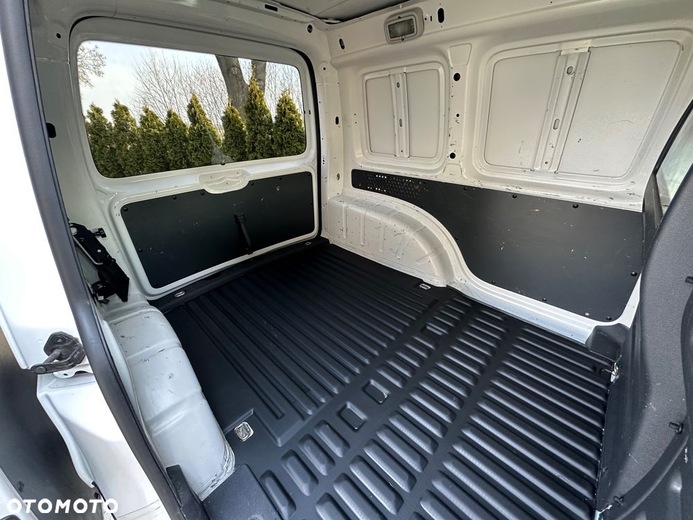 Volkswagen Caddy - 19