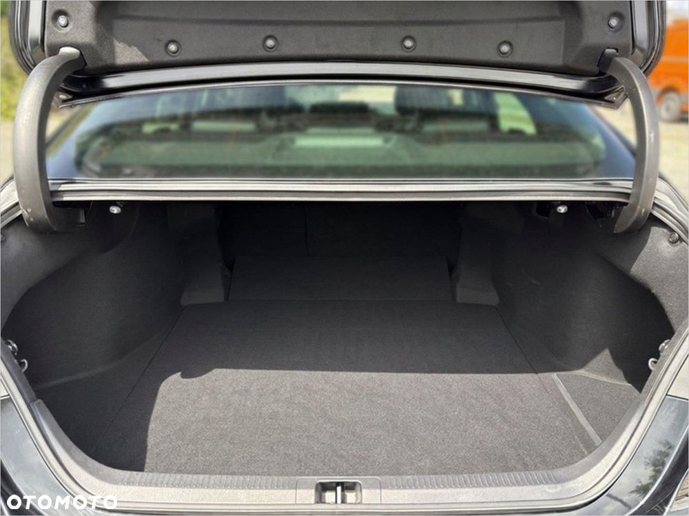 Toyota Camry 2.5 Hybrid Prestige CVT - 17