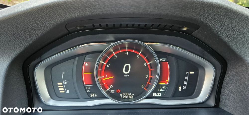Volvo V60 T3 Momentum - 16
