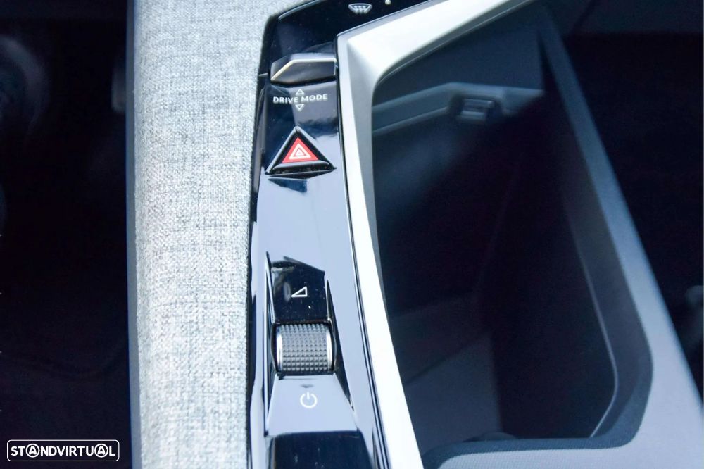 Peugeot 3008 1.2 Hybrid Allure e-DCS6 - 22