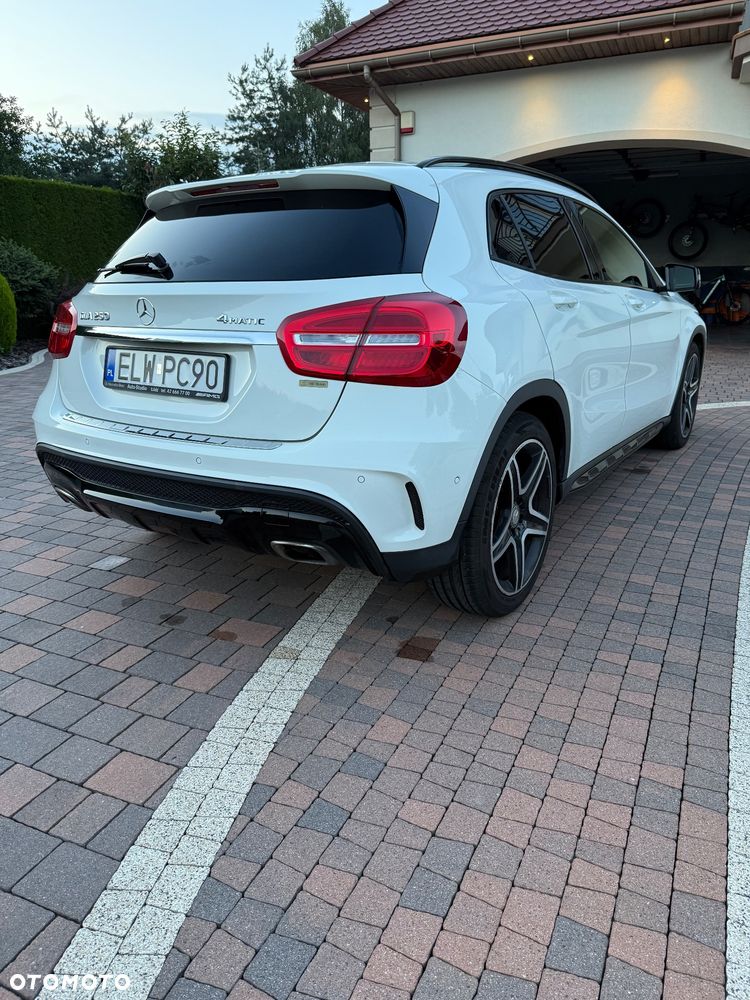 Mercedes-Benz GLA 250 4-Matic - 6