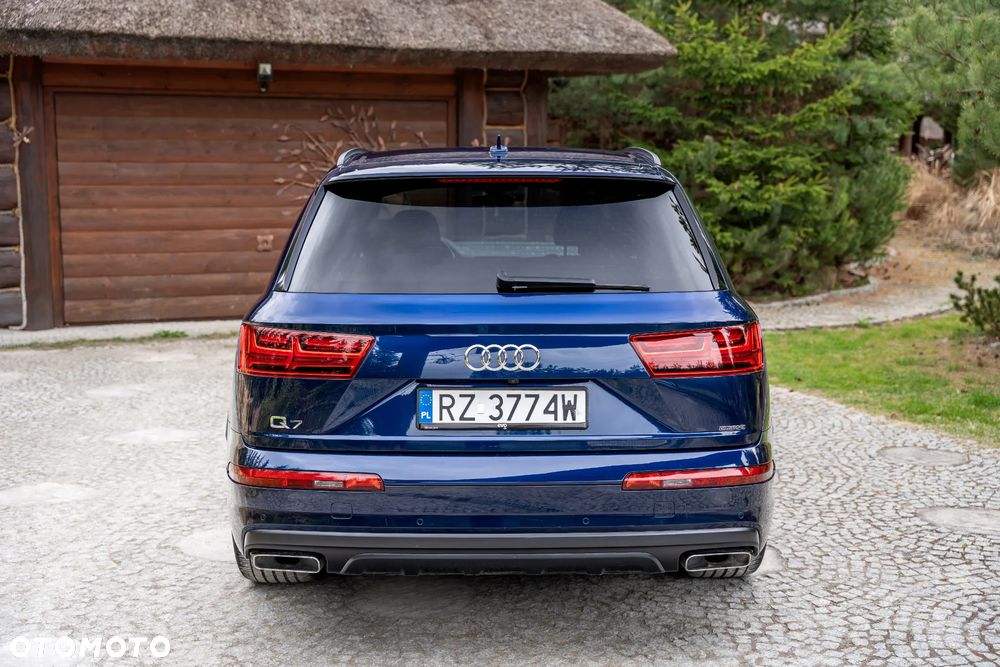 Audi Q7 - 7