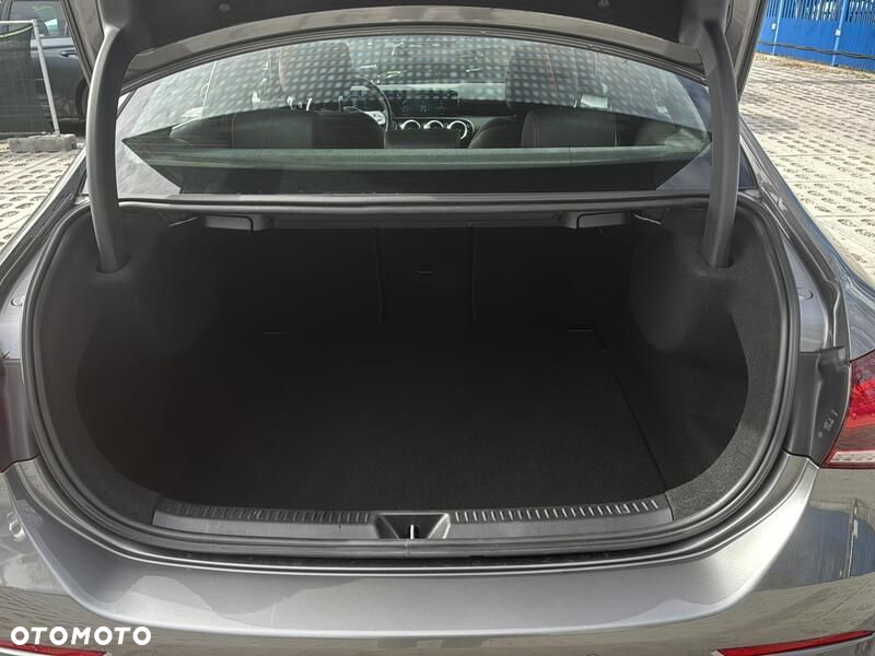 Mercedes-Benz Klasa A 200 AMG Line 7G-DCT - 19