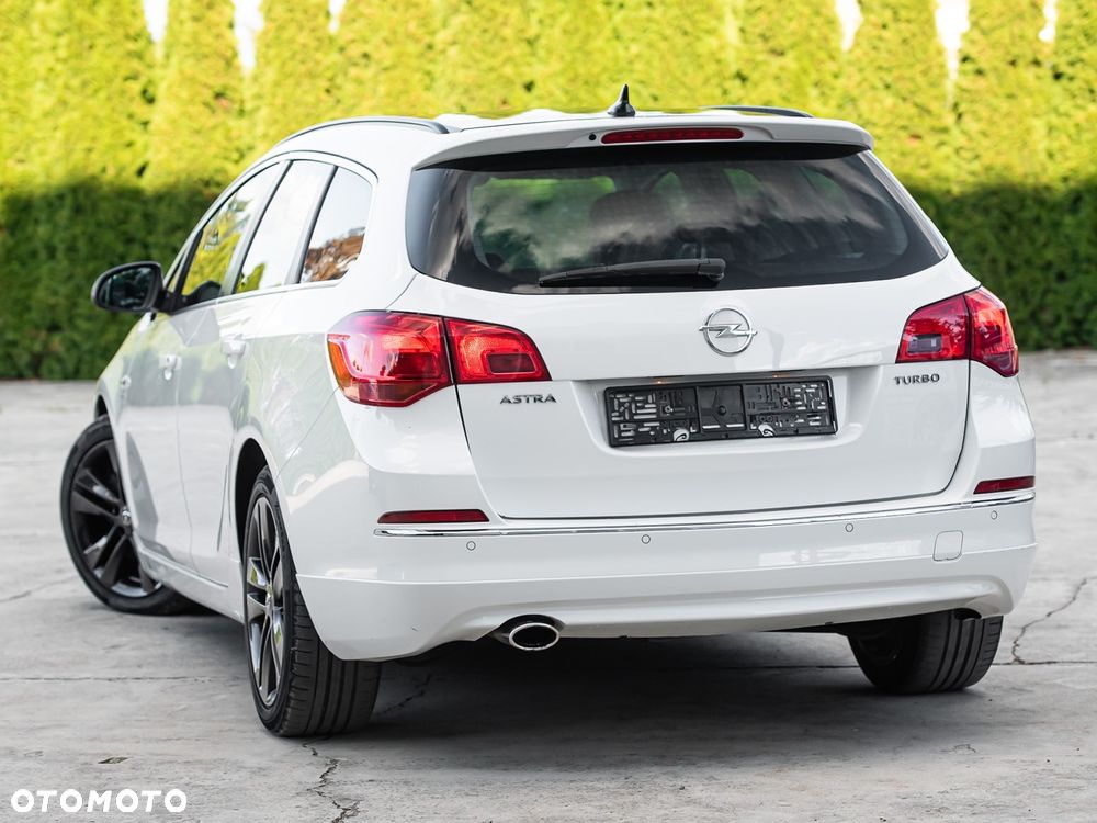 Opel Astra 1.6 T SIDI Cosmo S&S - 8