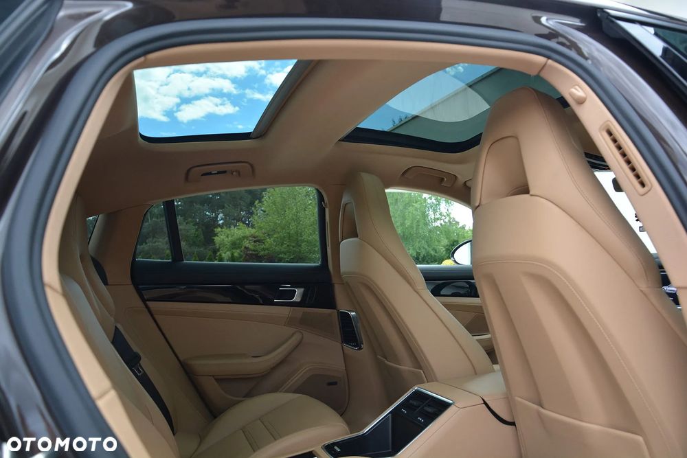 Porsche Panamera 4 - 18