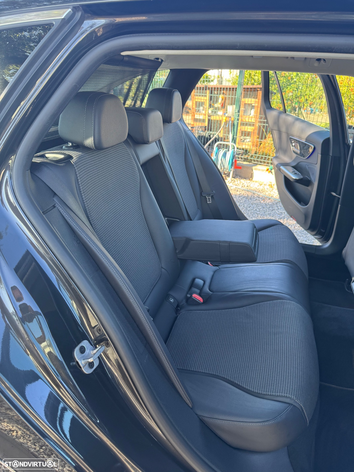 Mercedes-Benz C 300 e T 9G-TRONIC Edition Avantgarde - 30