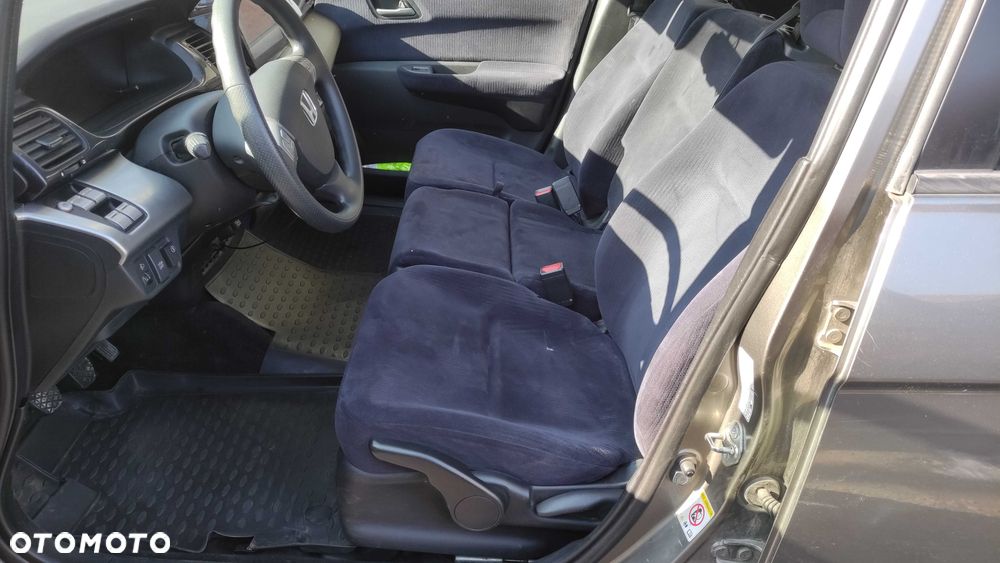 Honda FR-V - 7