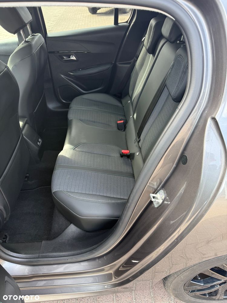 Peugeot 208 - 18