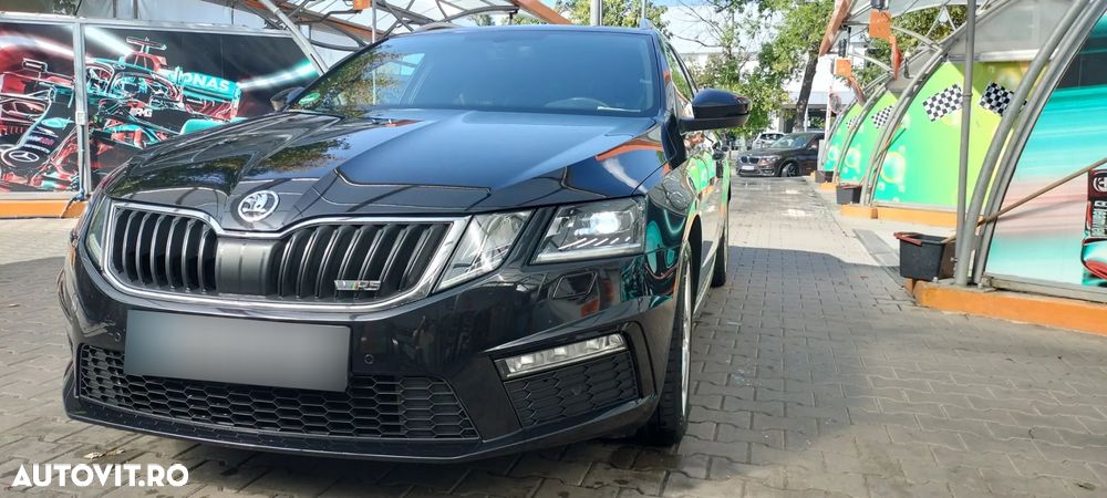 Skoda Octavia 2.0 TDI DSG RS - 9
