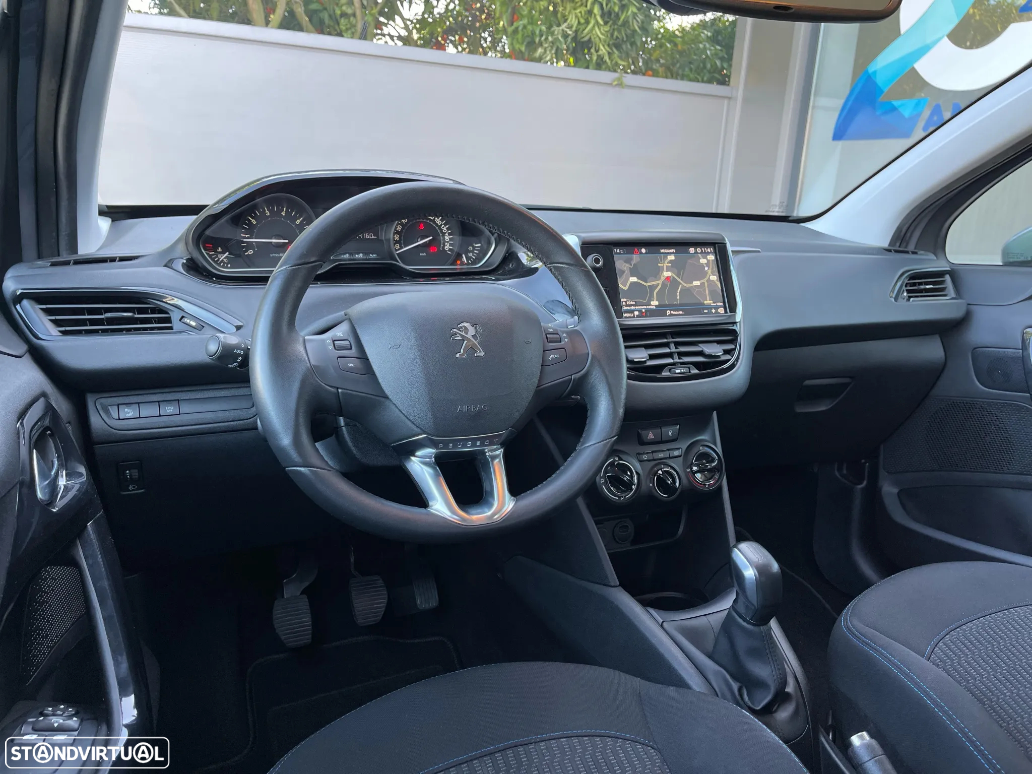 Peugeot 208 1.2 PureTech Signature - 7