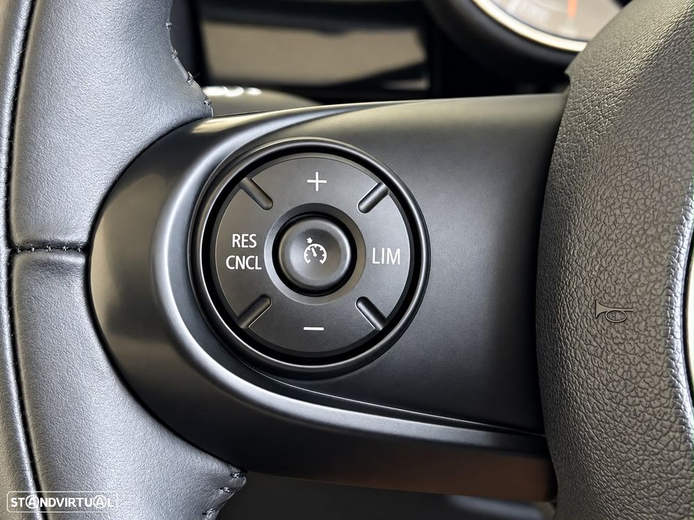 MINI Cabrio Cooper Auto. Yours - 21