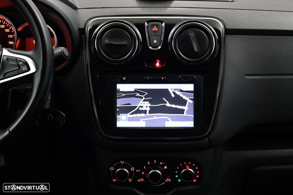 Dacia Lodgy 1.5 dCi Stepway 7L - 19