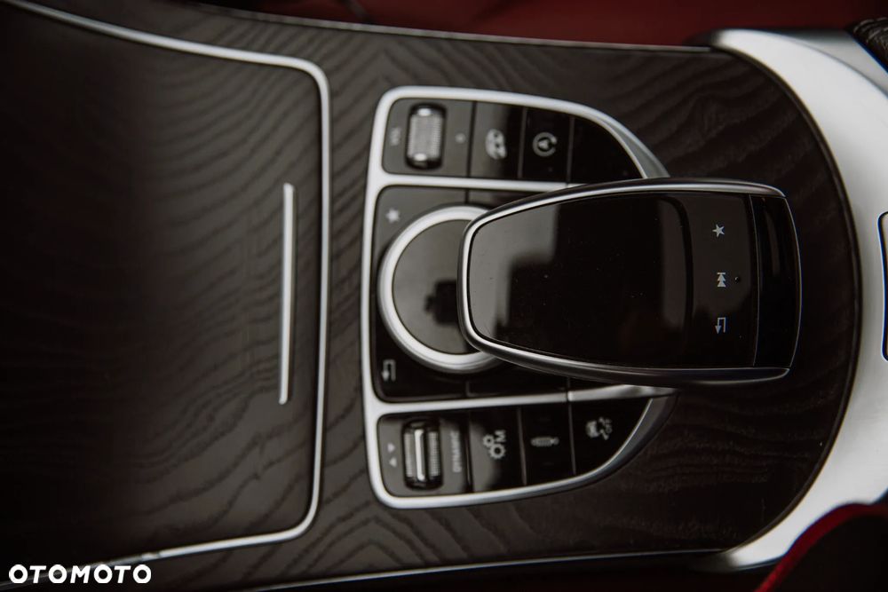 Mercedes-Benz Klasa C AMG 43 4-Matic - 33
