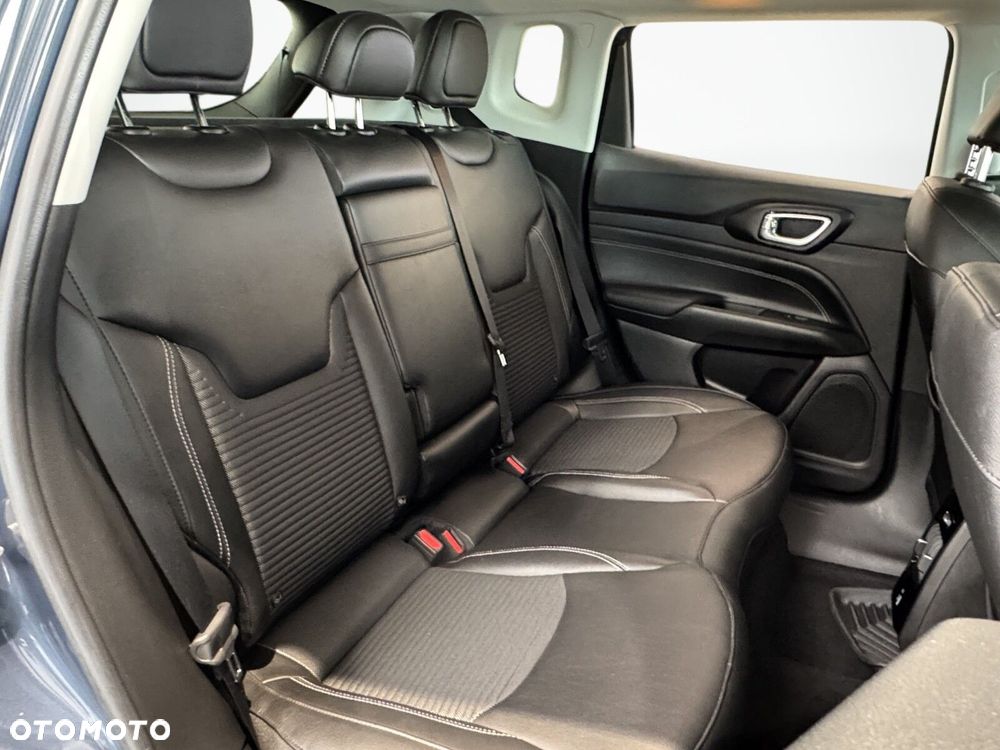 Jeep Compass - 18