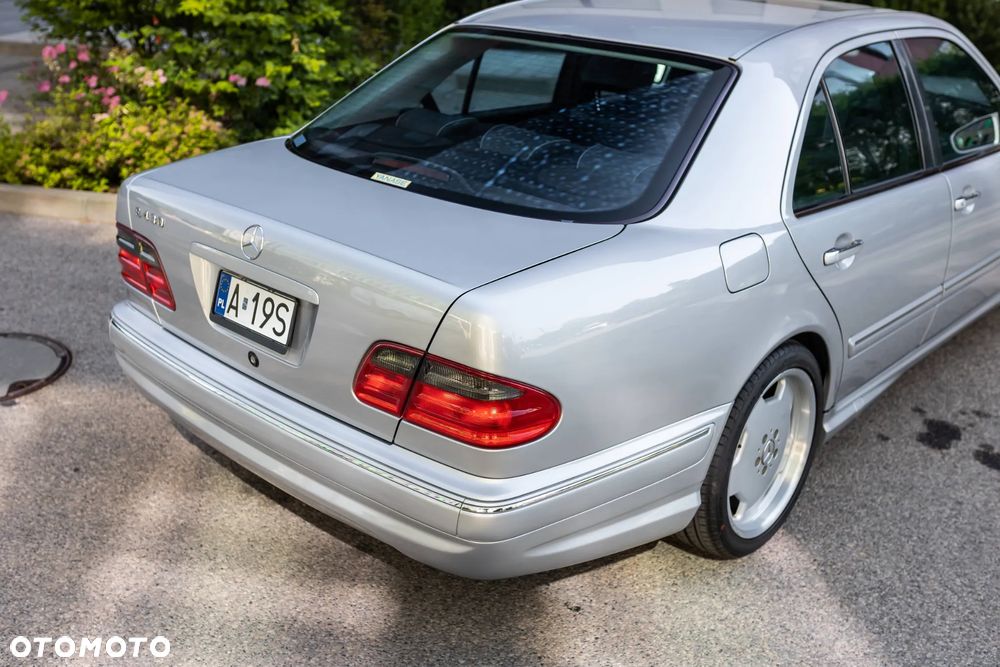 Mercedes-Benz Klasa E - 16