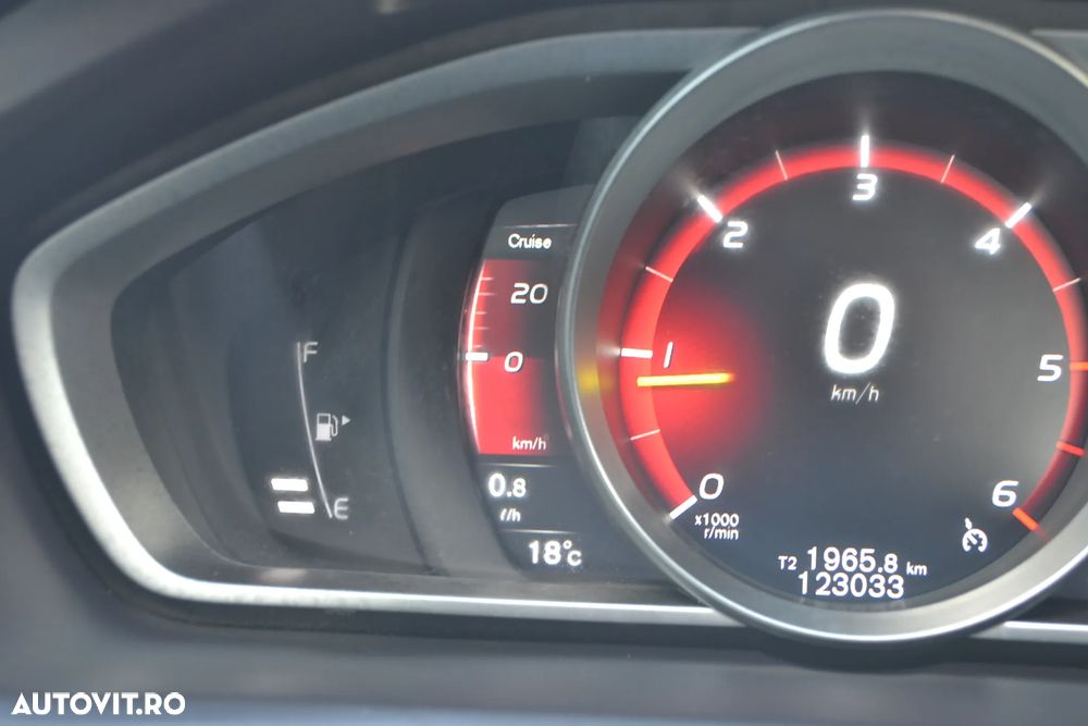 Volvo V40 D2 Geartronic RDesign - 18