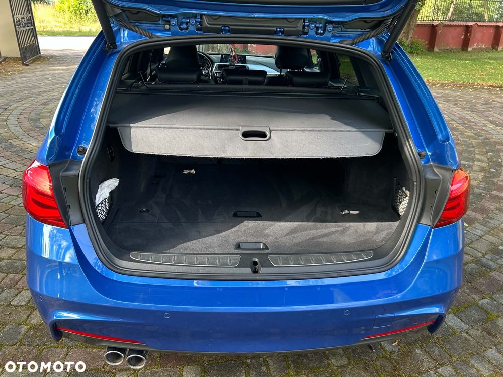 BMW Seria 3 320d M Sport - 12