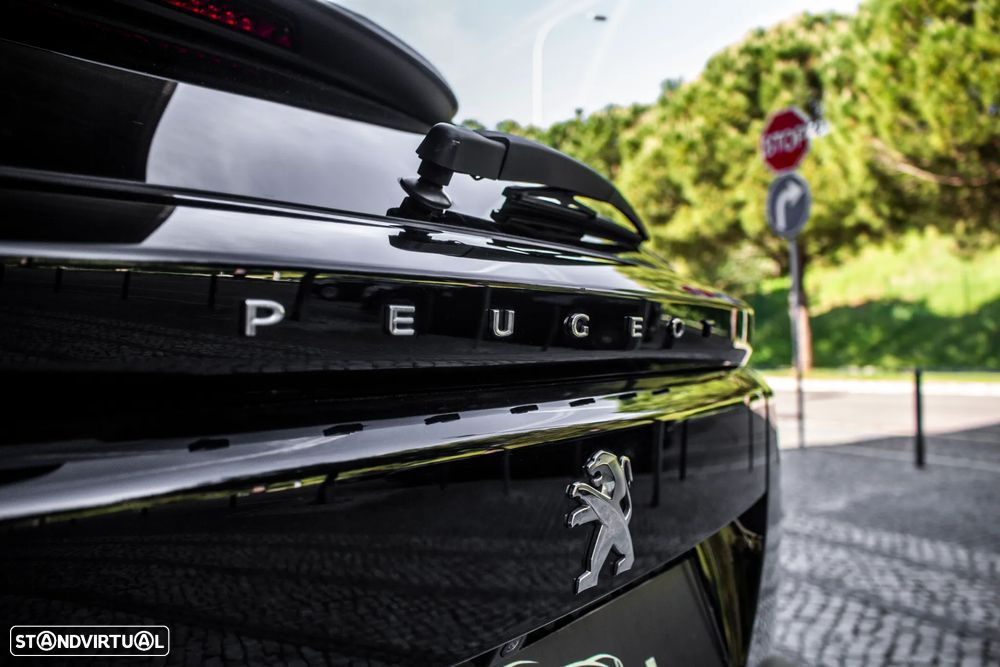 Peugeot 2008 1.5 BlueHDi Allure EAT8 - 12