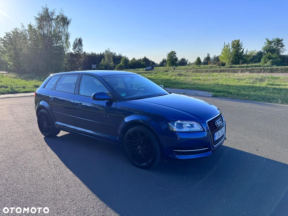 Audi A3 Sportback 2.0 TDI DPF Ambiente S tronic - 4